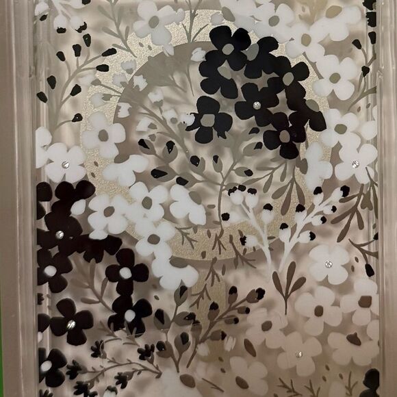 kate spade Floral Phone Case - Black and White-iPhone 15 Pro Max - Picture 3 of 3